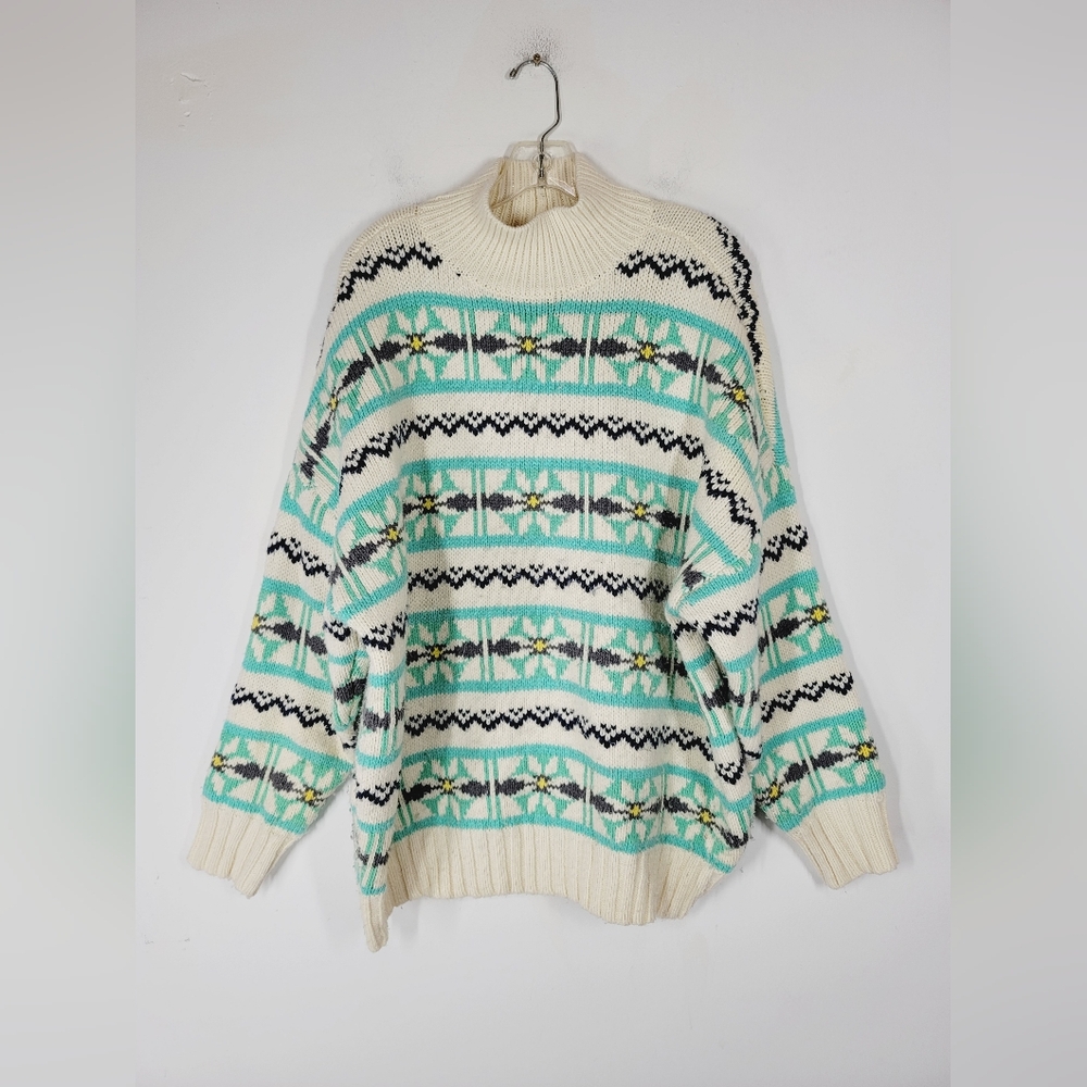 American Eagle Outfitters Cream and Green Snowflake Sweater, Size Large